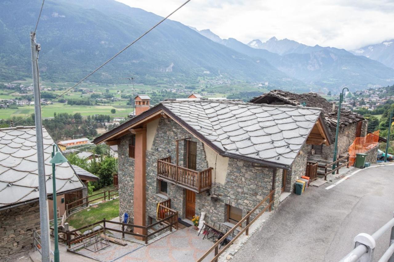 Casa Alpina - Sarre Leilighet Aosta Eksteriør bilde