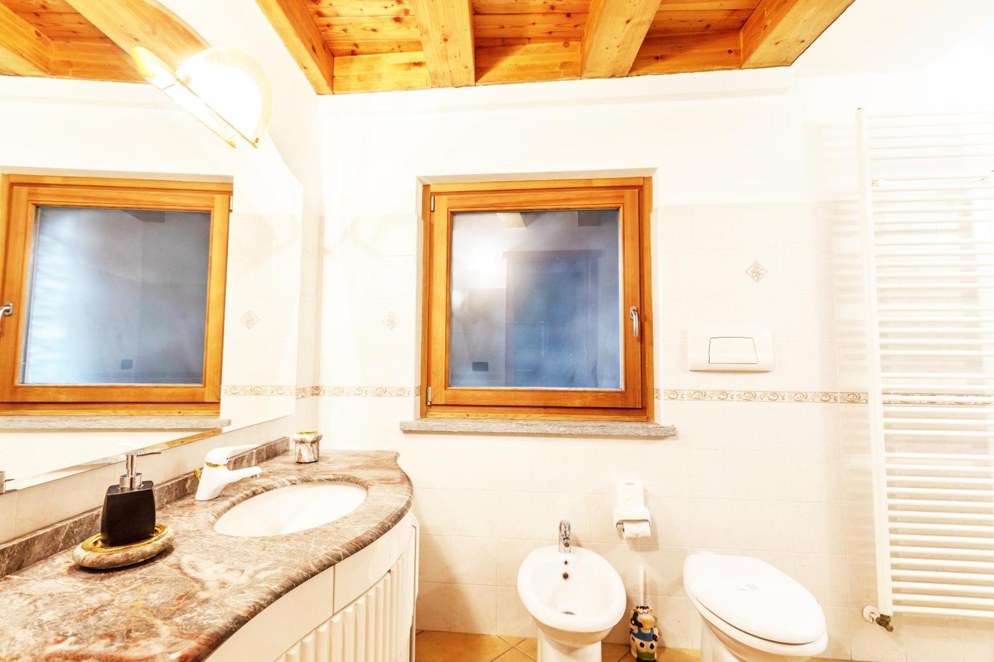 Casa Alpina - Sarre Leilighet Aosta Rom bilde
